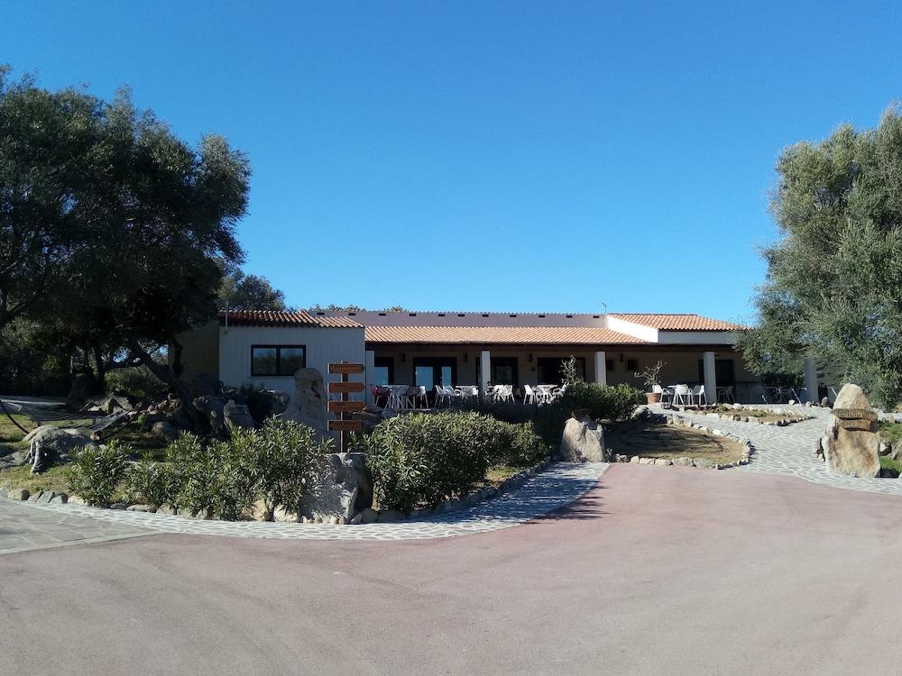 Liscia Country Relais Pensionat Sant'Antonio di Gallura Eksteriør billede