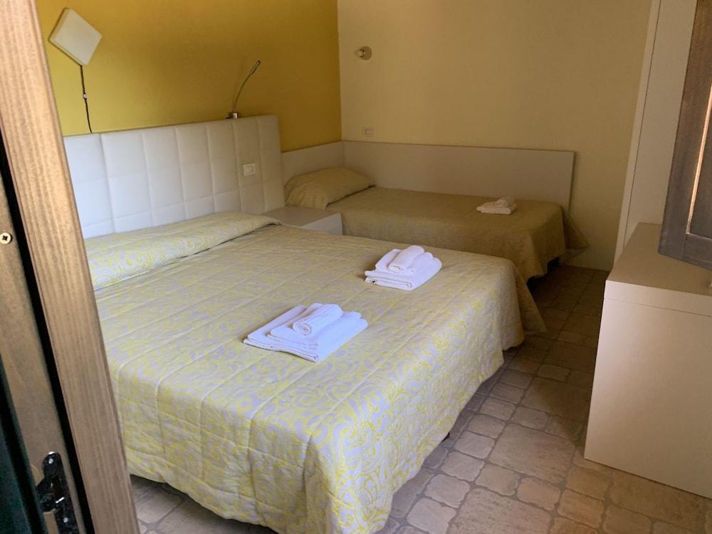 Liscia Country Relais Pensionat Sant'Antonio di Gallura Eksteriør billede
