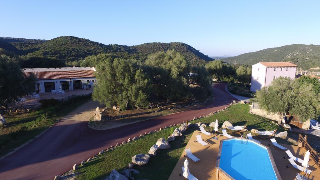 Liscia Country Relais Pensionat Sant'Antonio di Gallura Eksteriør billede