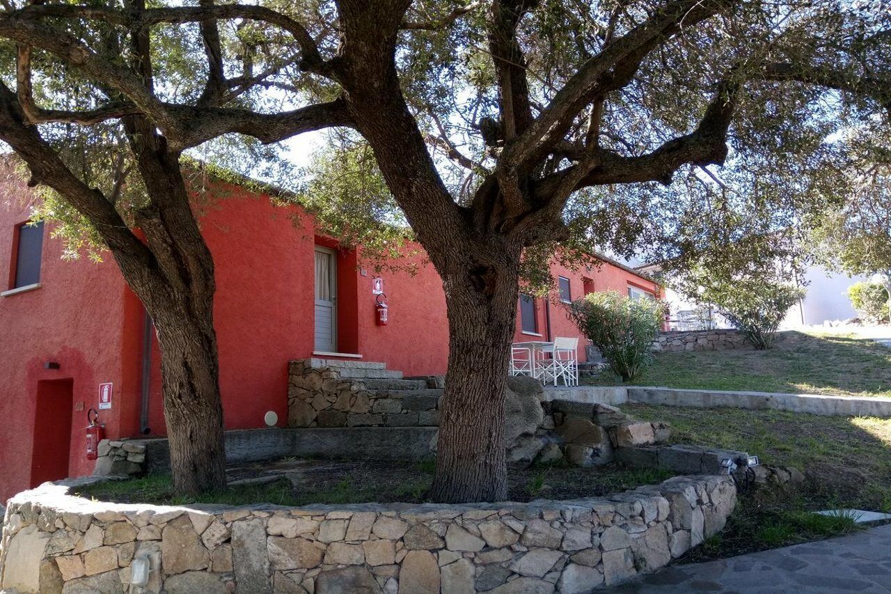 Liscia Country Relais Pensionat Sant'Antonio di Gallura Eksteriør billede